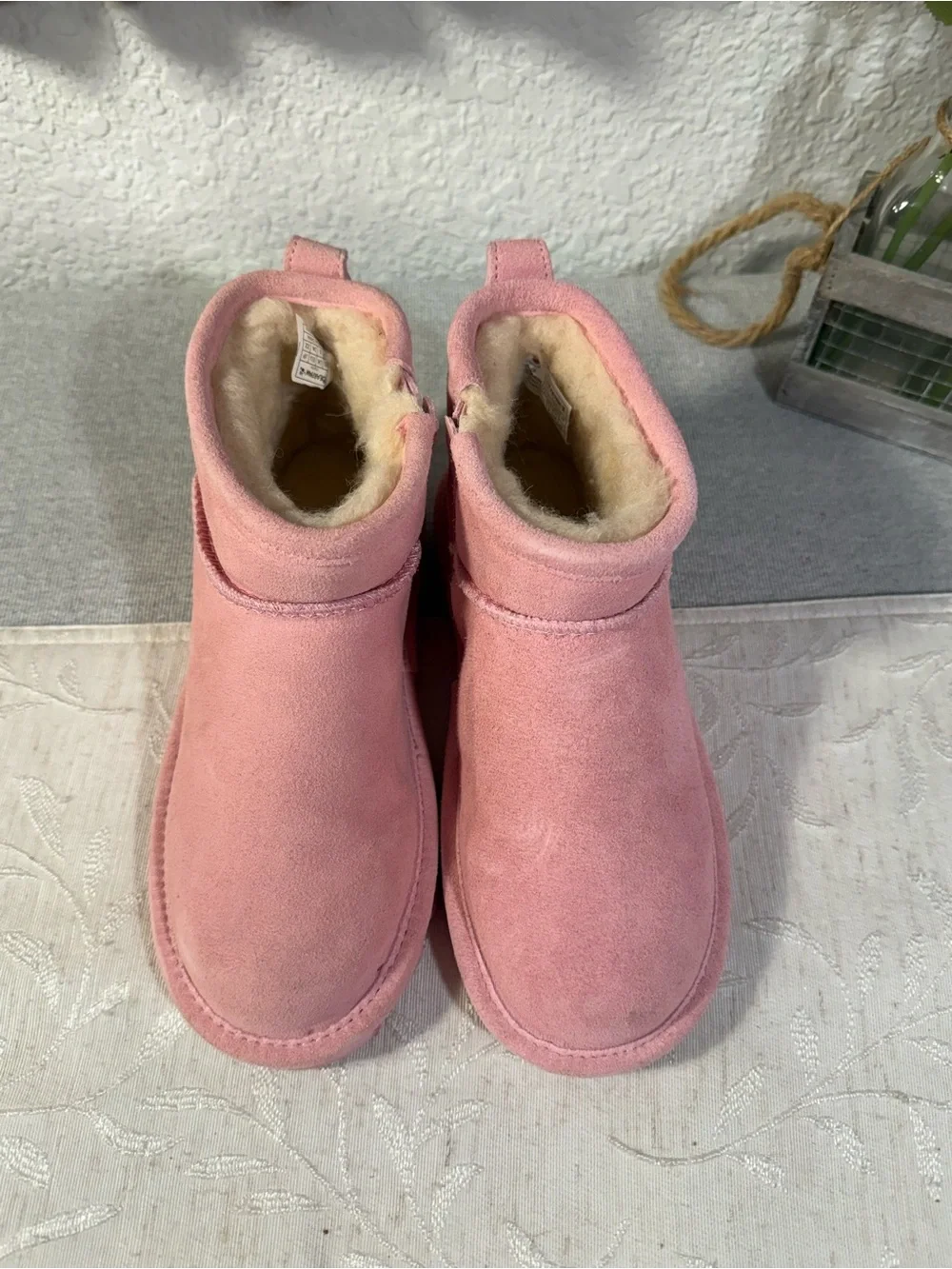 Bearpaw Pink Suede Short Winter Boots Youth Size 4 Warm Fur Lined Slip On⁠